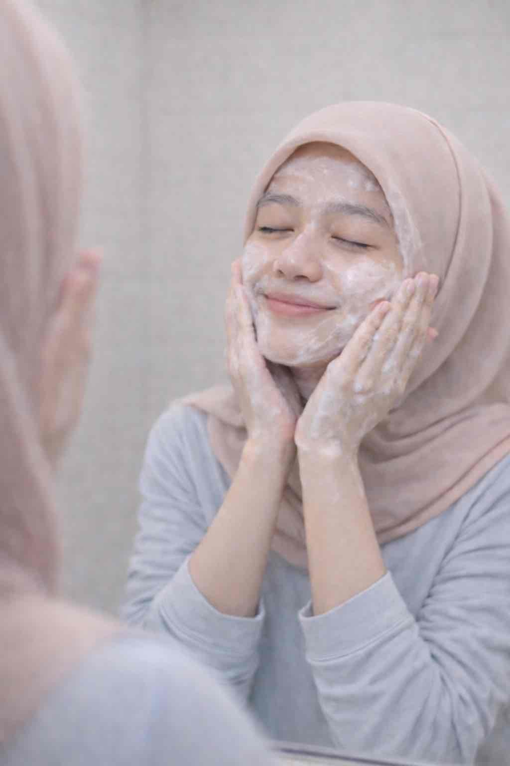 Bersihkan wajah